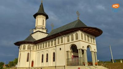 Mănăstirea si biserica Dobrești, Timiș - ctitoria Patriarhului Daniel în satul natal