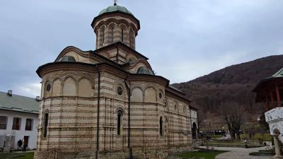 Mănăstirea Cozia, Vâlcea - necropola lui Mircea cel Bătrân