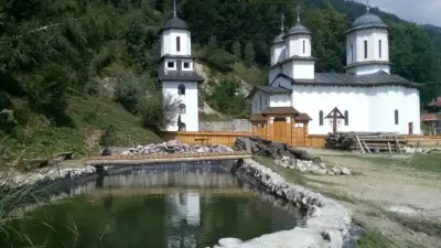 Schitul Pătrunsa, Vâlcea - ctitoria episcopului Climent de la poalele Muntelui Buila — Hram!