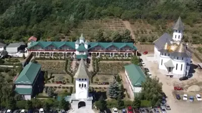 Mănăstirea Moreni, Vaslui. Vatra monahală din vremea lui Petru Rareș