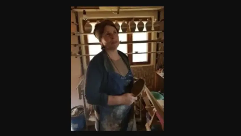 Liliana Andronie - frumusețea lutului din Horezu, modelat cu suflet