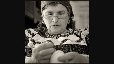 Aurica Aneci - meșterița încondeierii ouălor din Paltinu, Suceava