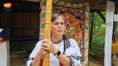 Marioara Bocșa - dascălul din Baia de Arieș, Alba, care țese tradiția și cântă munților