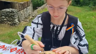 Bîclea Emanuela, pirogravură