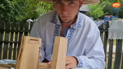 Juravschi Arseni, prelucrarea artistică a lemnului