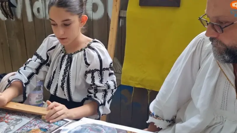 Mitroi Natalia Andreea, pictat icoane pe sticlă