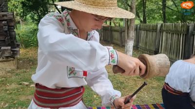 Reuleț Nichita, prelucrarea artistică a lemnului