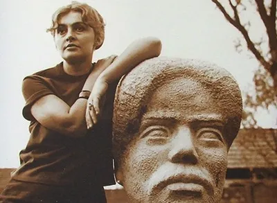 Valentina-Elena BOȘTINĂ, sculptor