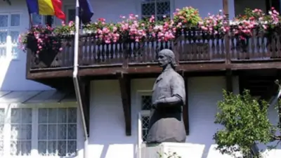Bustul pictorului Nicolae Grigorescu din Câmpina, Prahova