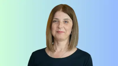 Oana SOLOMON, ceramist, restaurator