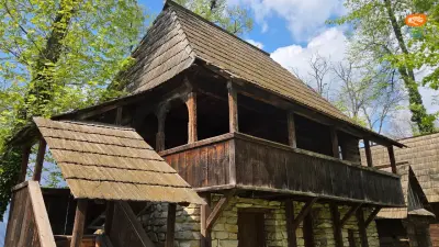 Casă și Gospodărie tradiționale din Lăzești, Alba (a doua jumătate a secolului al XIX-lea)