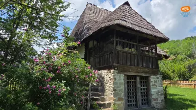 Ghiduri culturale Tavan cu grinzi aparente