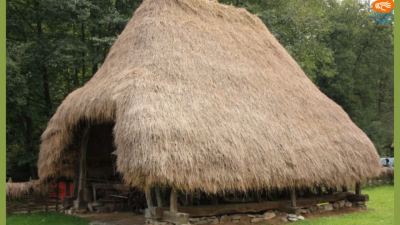 Șura pe tălpi. O soluție constructivă arhaică în arhitectura rurală europeană