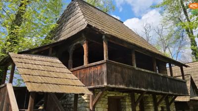 Casa și gospodăria tradițională din Ținutul Orăștiei. Materiale, planuri și organizarea spațiului rural