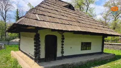 Casa joasă din Mehedinți. Evoluția planurilor și organizarea spațiului de locuit