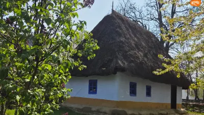 Casele din chirpici. Lutul, chirpiciul și paianta în arhitectura tradițională din Valea Dunării