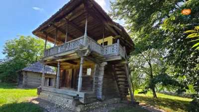 Scara de acces în casa tradițională românească. Forme, integrare și particularități regionale