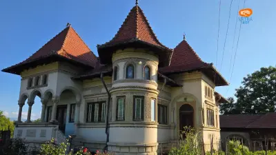 Dealul Mățău și casele vechi din Mioarele și Chilii
