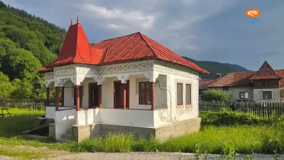 Dragoslavele și Valea Caselor. Istorie, patrimoniu și cultură la trecerea dintre Muscel și Transilvania