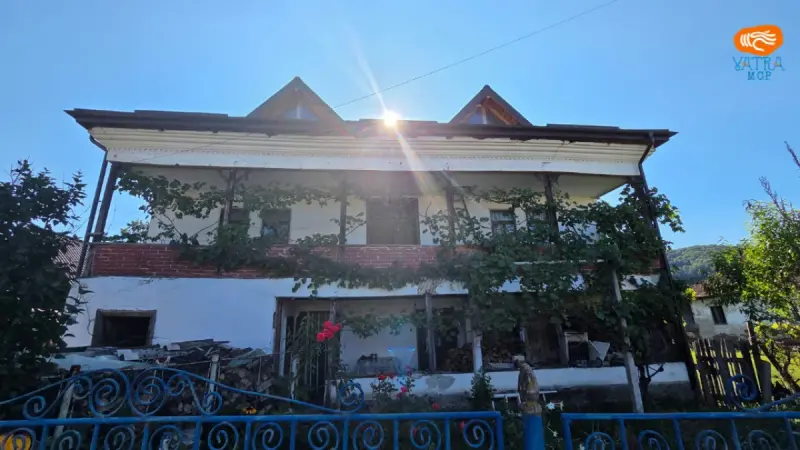 Aninoasa, Argeș. Mănăstirile și casele tradiționale de pe văile Bratiei și Slănicului