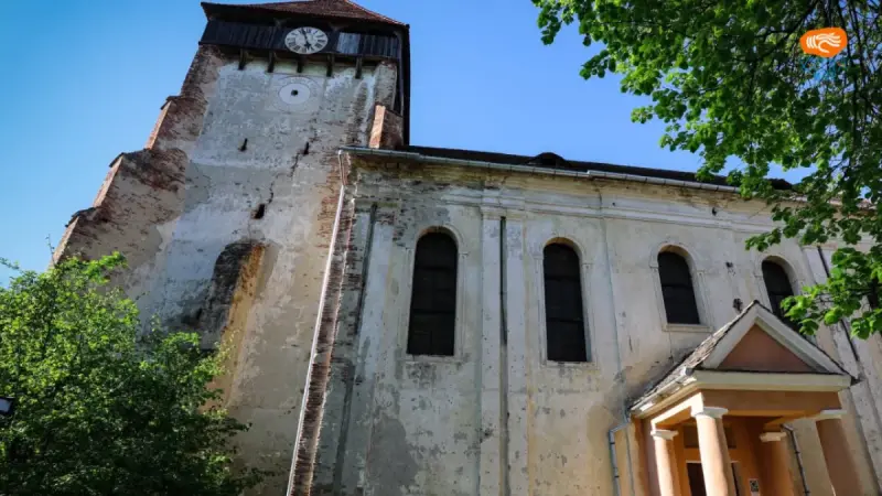 Biserica fortificată din Hamba