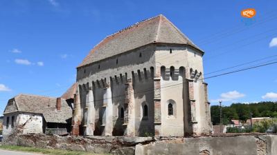 Biserica fortificată din Boz – edificiul gotic târziu cu două niveluri defensive
