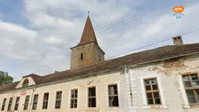 Biserica fortificată din Noiștat – turnul medieval și biserica ridicată în secolul al XIX-lea