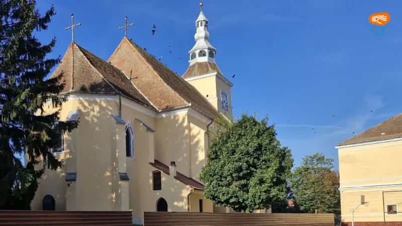 Biserica fortificată din Hălchiu
