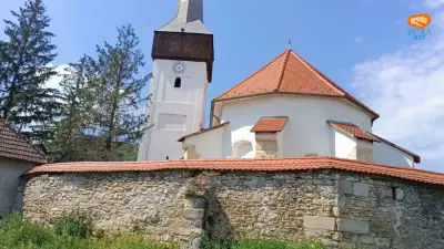 Biserica unitariană din Moldovenești – portalul romanic și clopotul din 1515