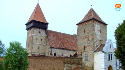 Biserica evanghelică fortificată din Brateiu – bazilica gotică și cetatea de la 1500