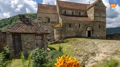 Biserica „Sfântul Mihail” din Cisnădioara – arhitectură de inspirație renană și fortificația de pe munte