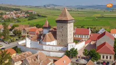 Biserica evanghelică fortificată din Homorod – picturi medievale și altarul orientat spre sud