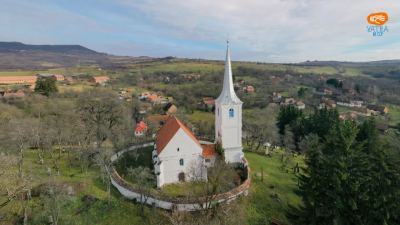 Biserica fortificată din Inlăceni – arhitectură gotică și tavanul pictat din 1668