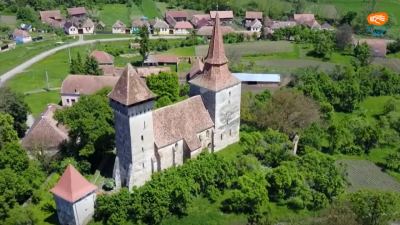 Biserica fortificată din Movile – bazilica romanică și Turnul Prunelor