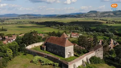 Biserica fortificată din Ungra – turnuri, vestigii romanice și mărturii ale invaziei din 1658