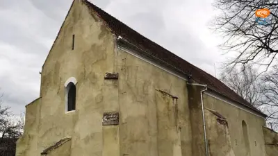 Biserica fortificată din Valea Lungă – tavanul casetat și cetatea celor șase turnuri