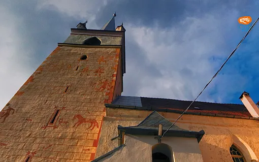 Biserica „Sfânta Maria Mică” din Racu – sanctuarul gotic și turnul cu simboluri enigmatice