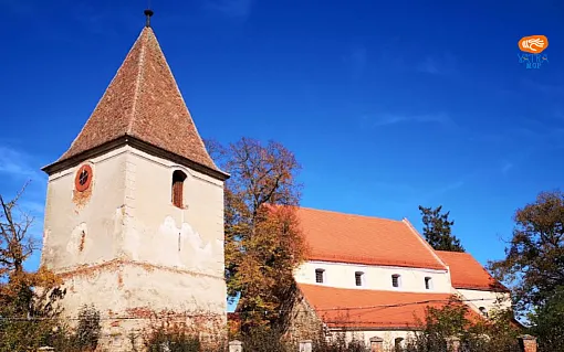 Biserica evanghelică fortificată din Roșia, Sibiu – arcade romanice și pictură Biedermeier