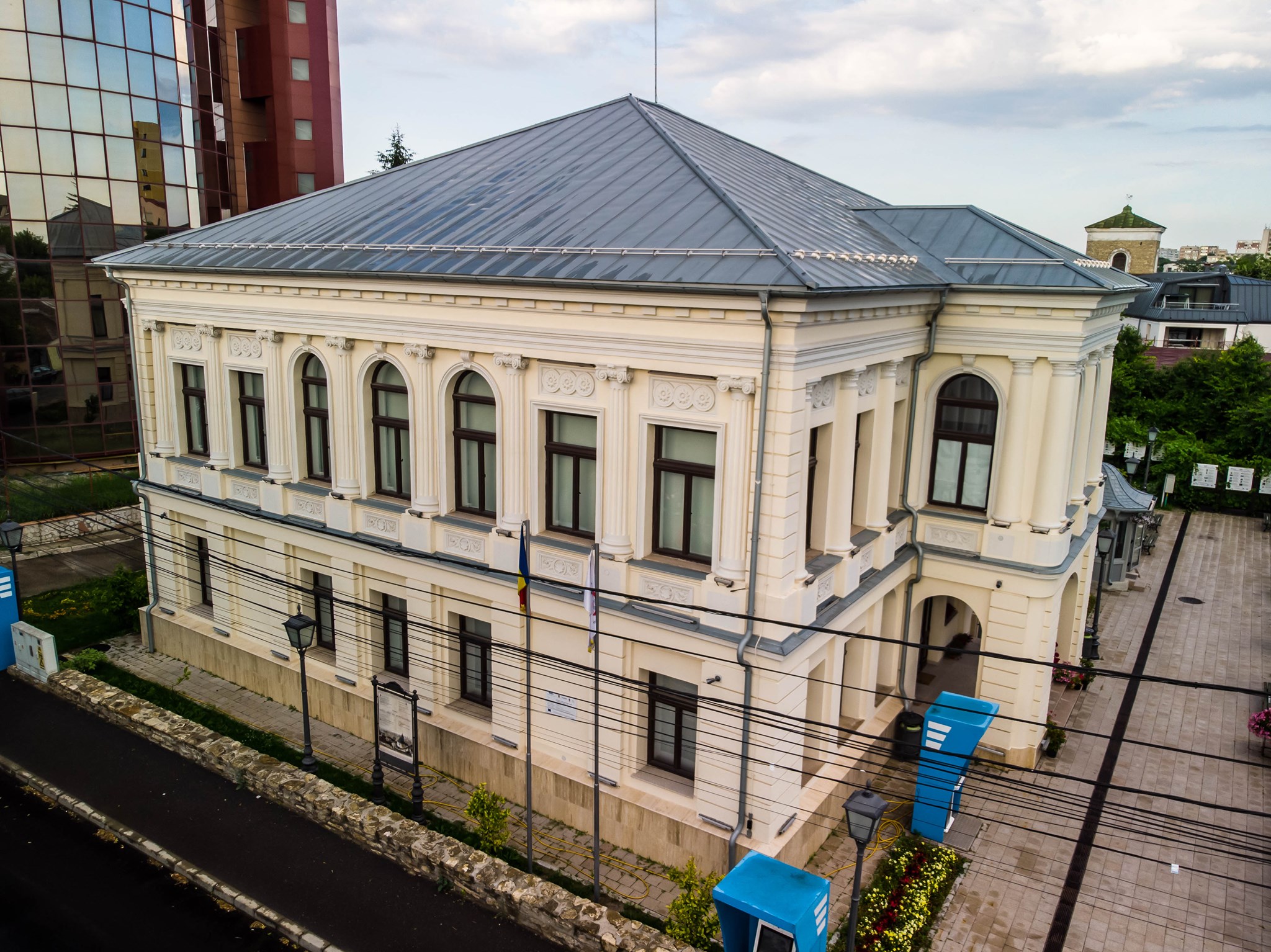 Casa Burchi-Zmeu. Muzeul Municipal Regina Maria, Iași