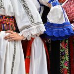 24 iunie - Sărbătoarea iei tradiționale românești (a cămășii cu altiță)