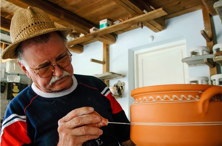 Jozsa János, maestrul ceramicii secuiești din Corund, Harghita